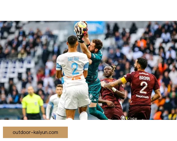 马尔蒂尼战术价值逐渐显现，球队防线表现稳健，值得关注。